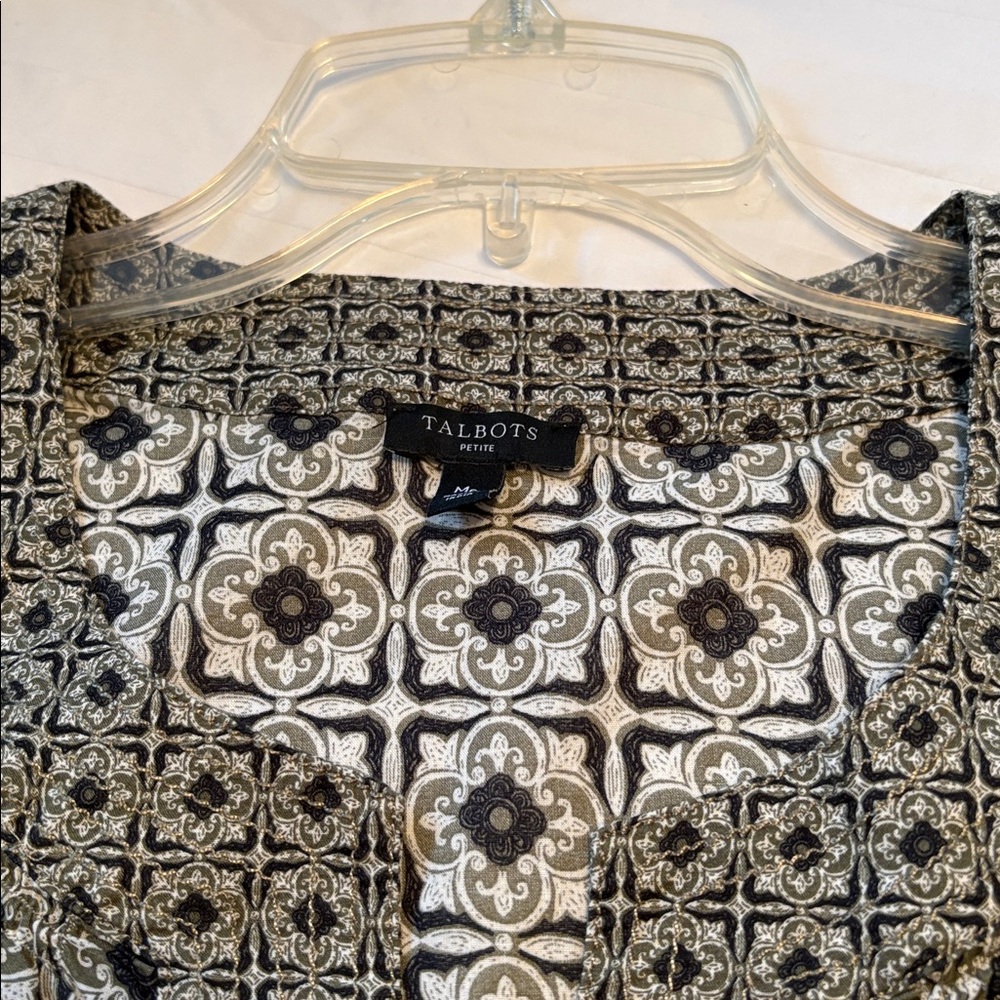 Talbots Dk Green and cream Geometric Sleeveless Blouse - Picture 2 of 3